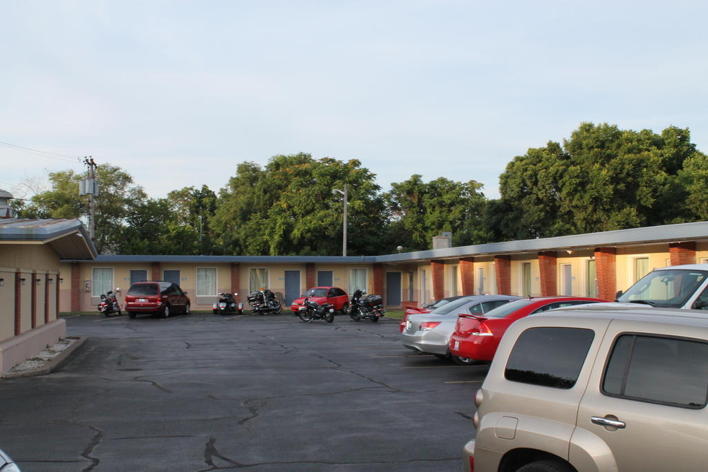 American Motor Inn - Rock Island Extérieur photo